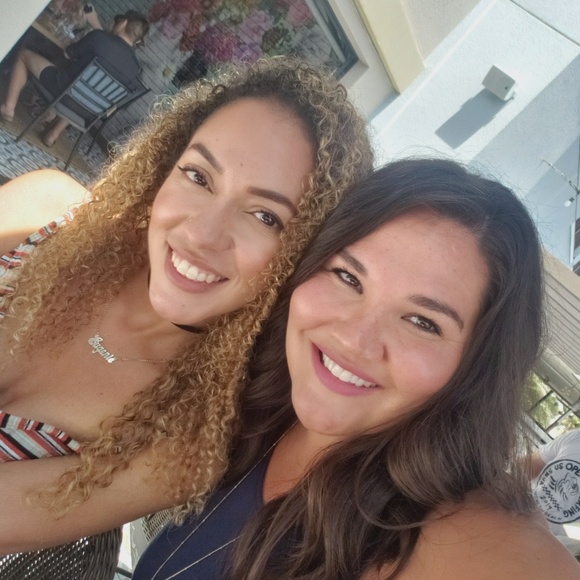 Meet your Posher, Laurie - Picture 3 of 3